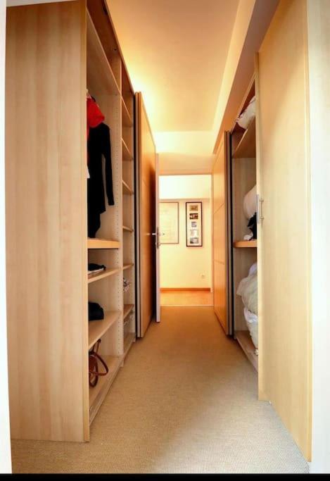 Down Town Spacious Duplex With Private Parking & Game Room Bruxelas Exterior foto